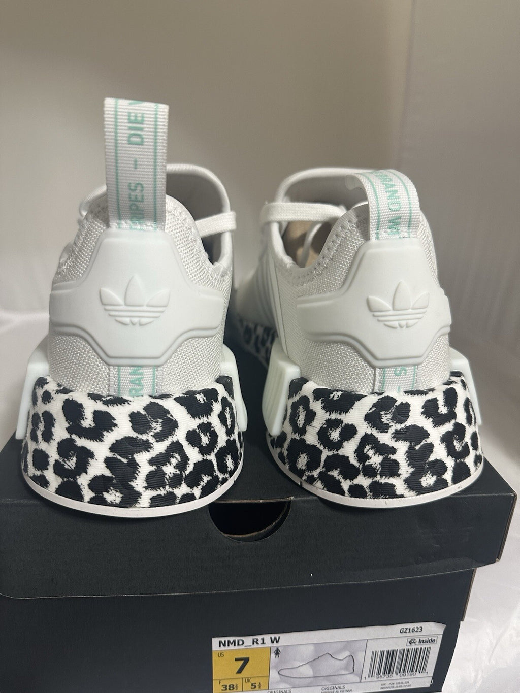 Adidas NMD R1 Boost White Mint Black Leopard Shoes GZ1623 Women’s Size 7 NIB 🐄
