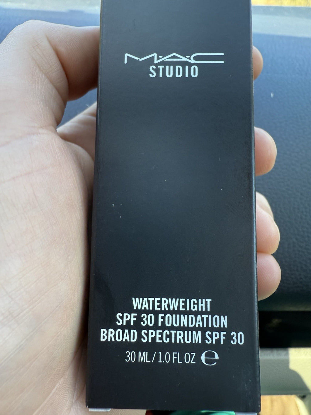 Studio Waterweight Foundation NW25 30 ml